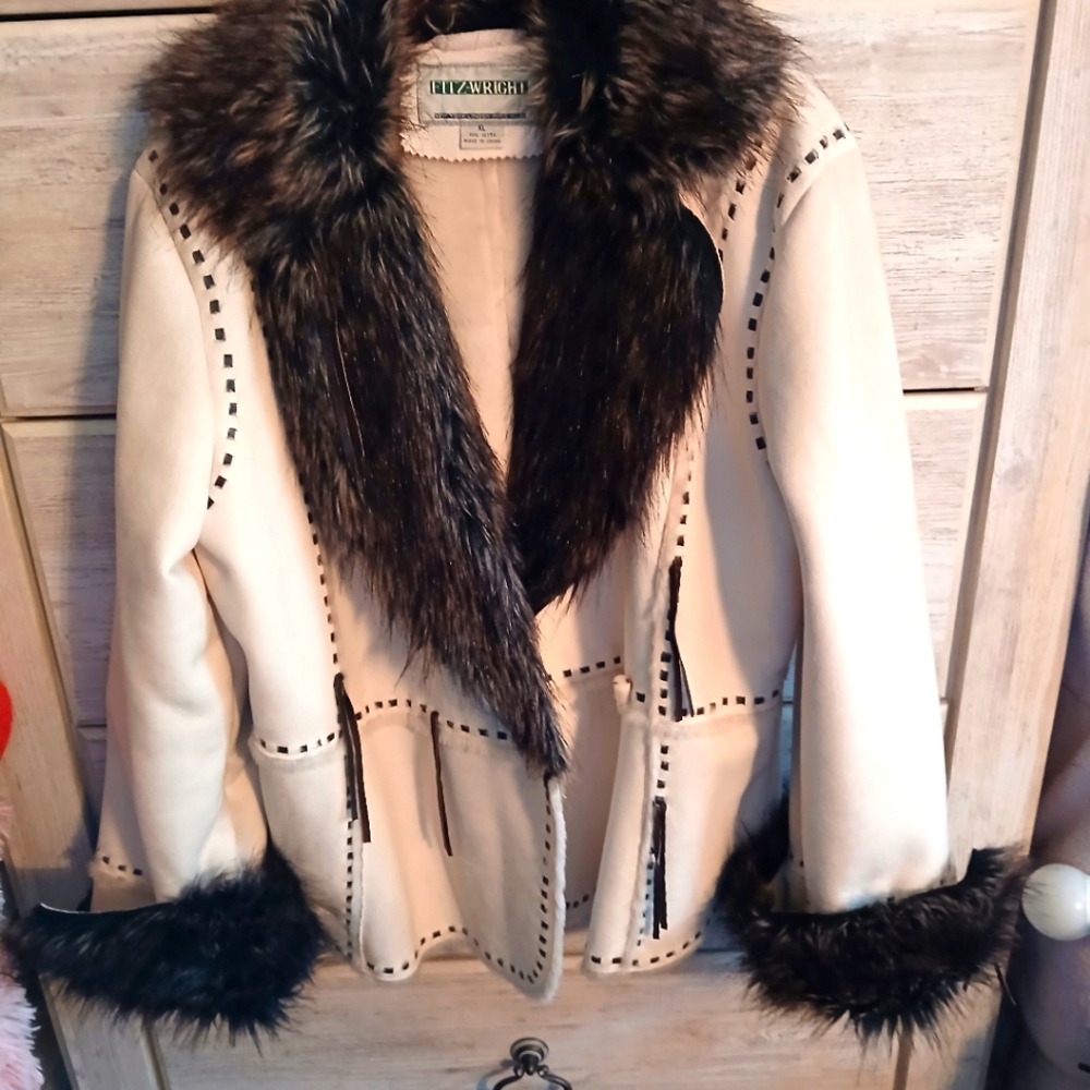 Coat with fur trim